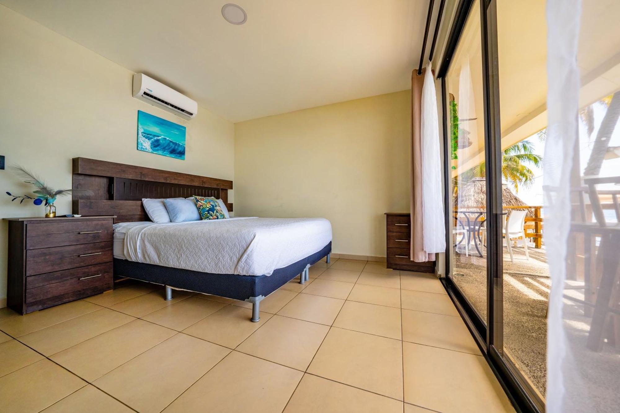Reef On The Water Hotel Tamanique Екстериор снимка