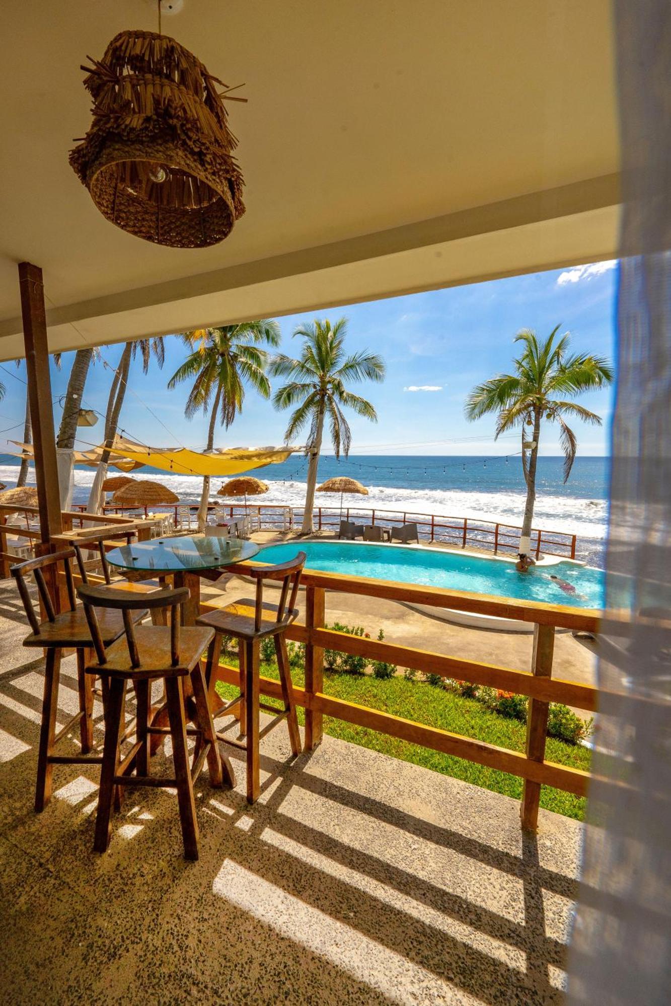Reef On The Water Hotel Tamanique Екстериор снимка