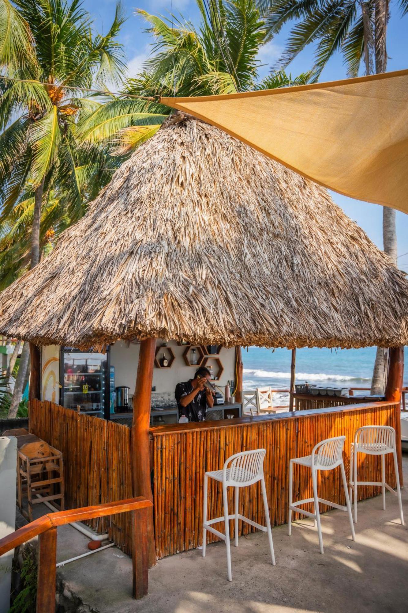 Reef On The Water Hotel Tamanique Екстериор снимка